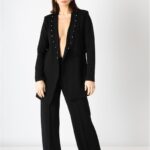 Pantalón negro Fly To Your Dream de tiro alto y corte recto, vista frontal completa.